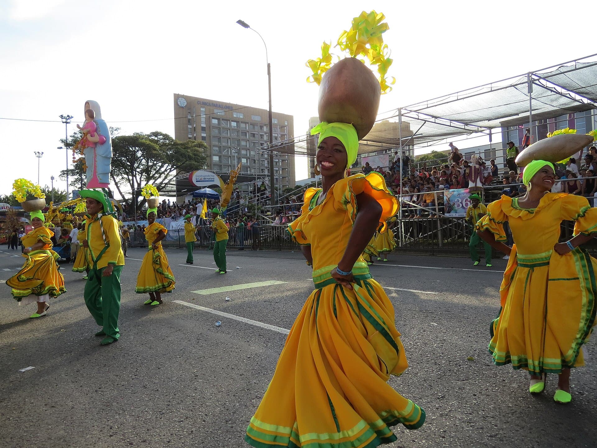 Cali Viejo carnival parade with costumed comparsas, Feria de Cali
