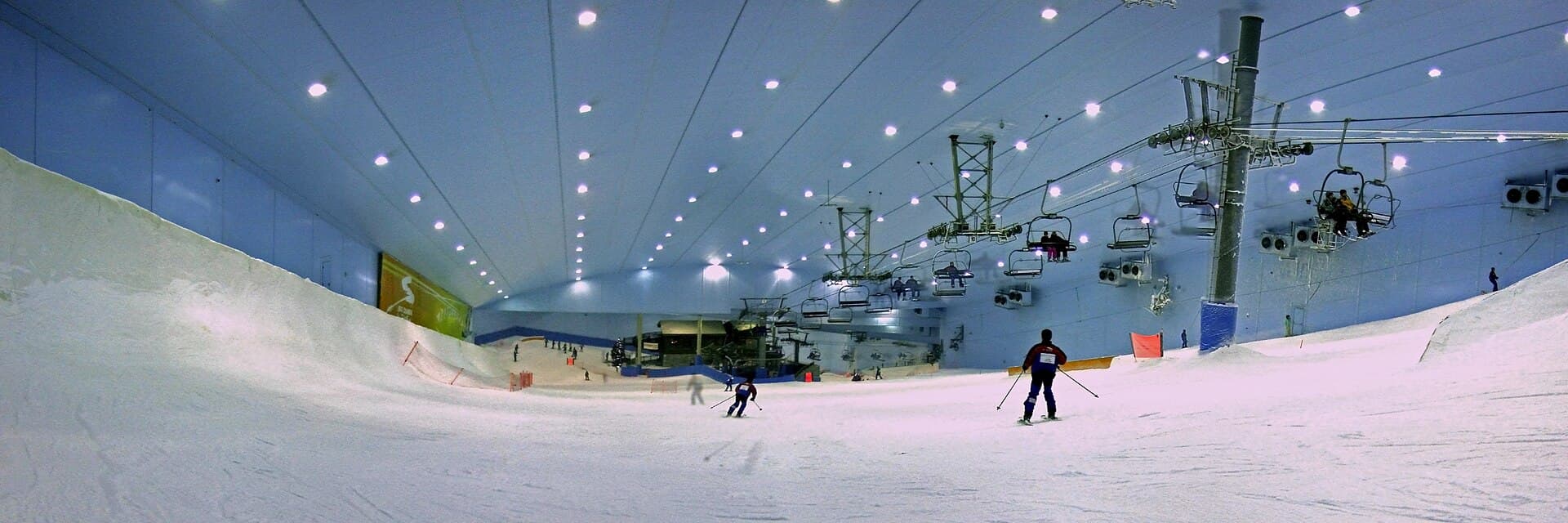 Mall of the Emirates with the Ski Dubai slope seen from outside