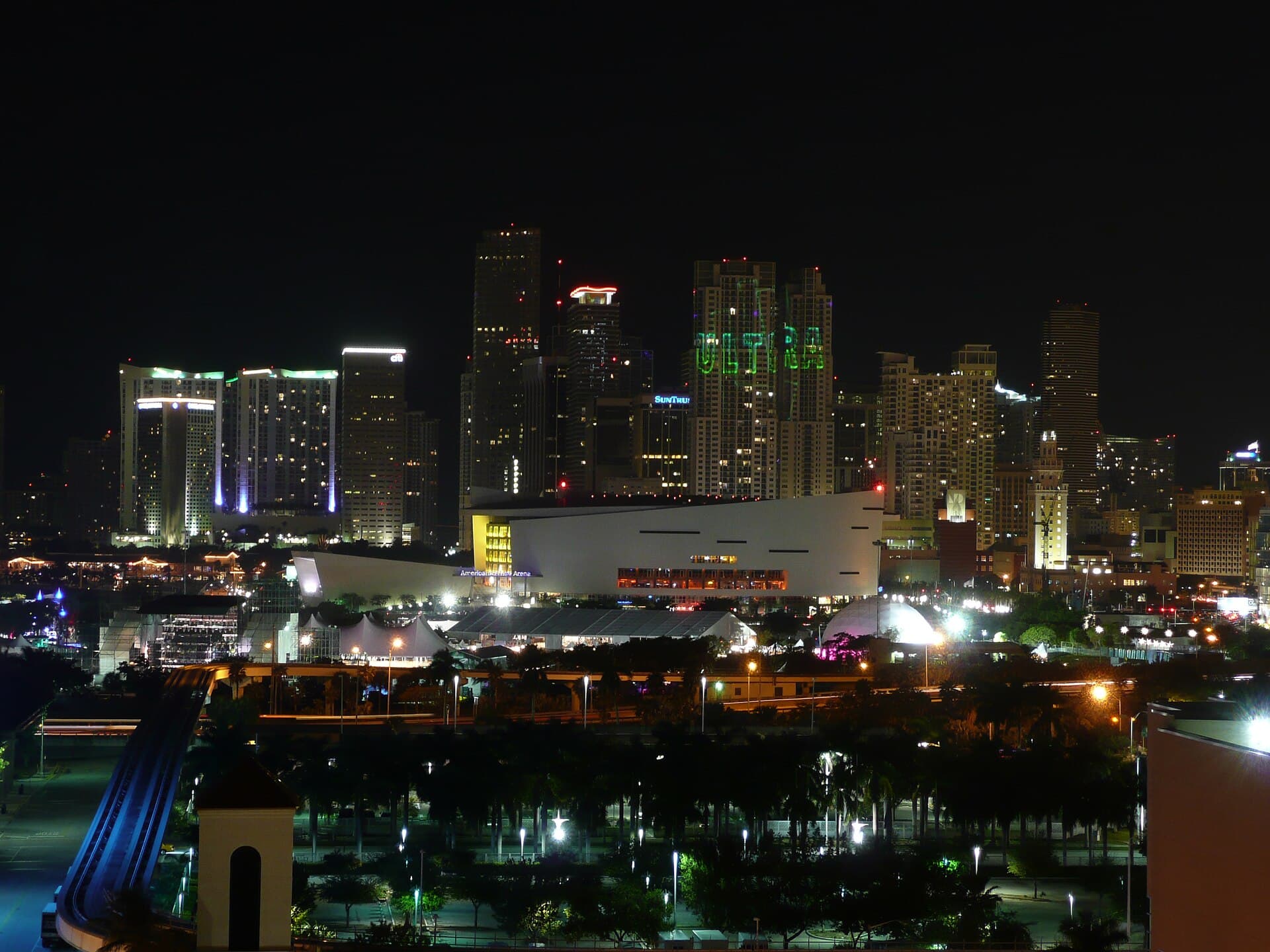 The RESISTANCE Megastructure stage at Ultra Miami lit up after dark