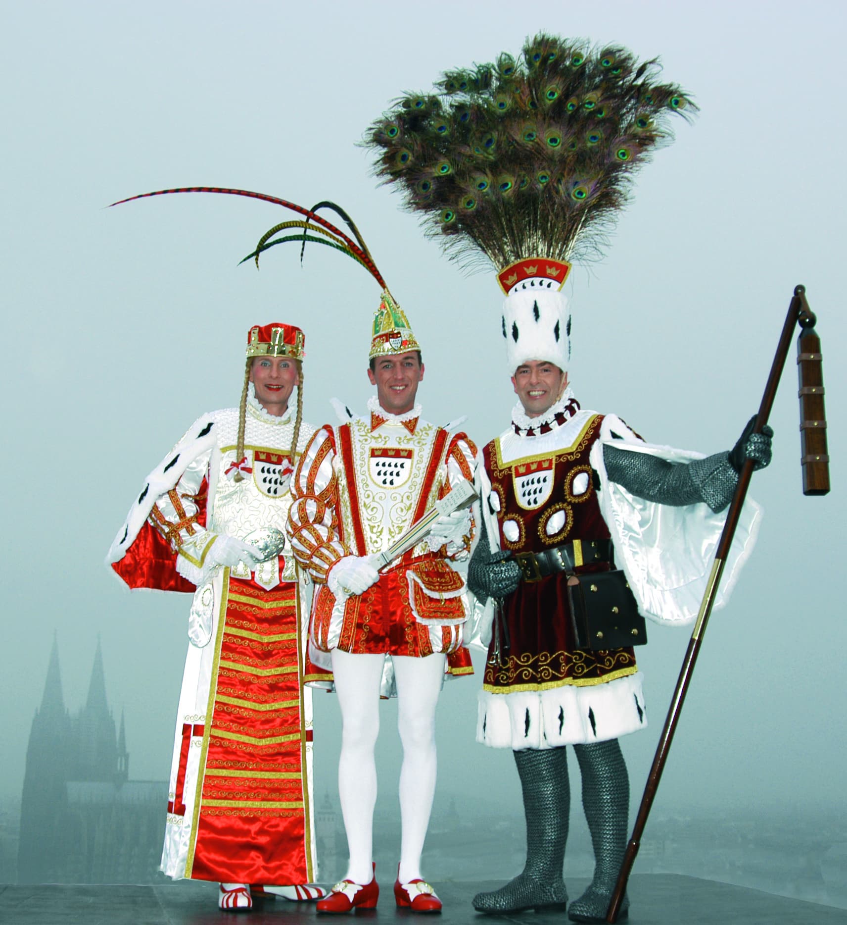 A Rosenmontagszug float with Kamelle being thrown to spectators on the Hohenzollernring in Cologne